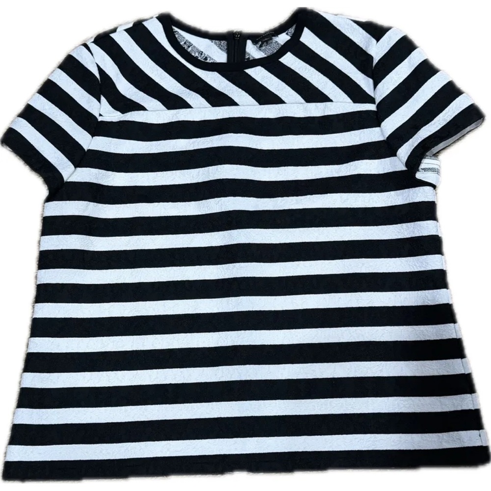 ANN TAYLOR- Black & White Stripe Textured Short Sleeve Blouse- SIZE Large